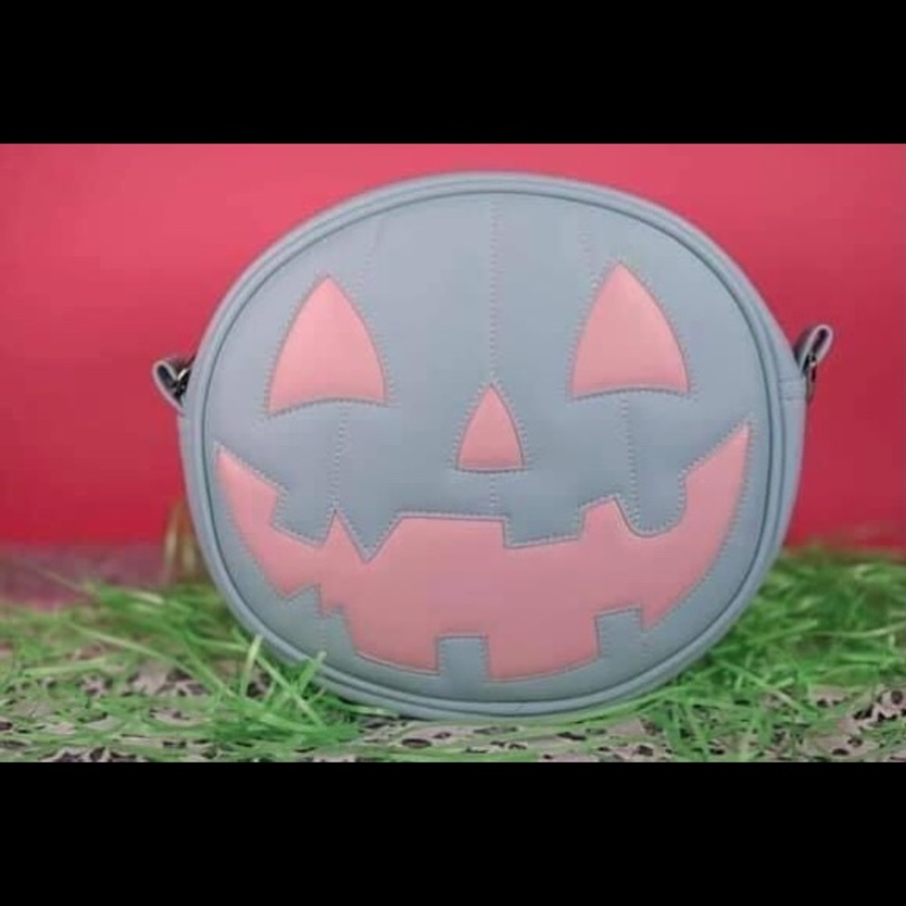 DISO!!!! Baby blue sweets Love Pain and Stitches